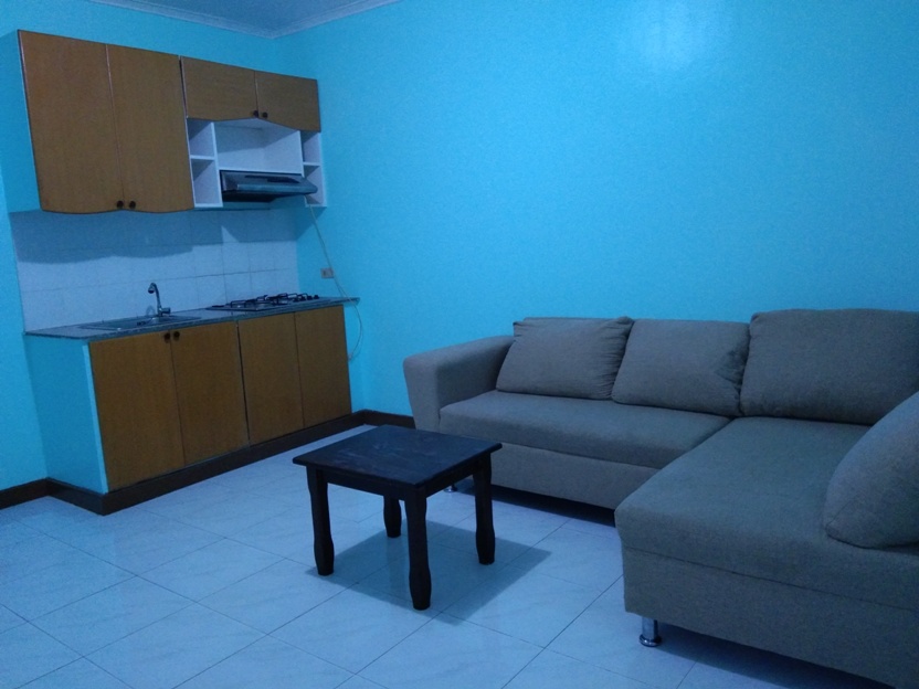 KITCHEN & LIVING ROOM